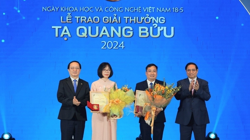 Vinh danh các nhà khoa học thuộc lĩnh vực vật lý và kỹ thuật môi trường