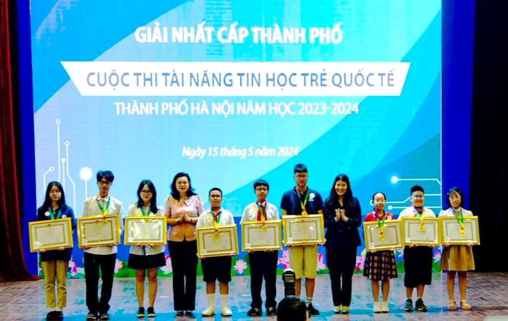 2 học sinh Hà Nội góp mặt tại cuộc thi Vô địch tin học văn phòng thế giới