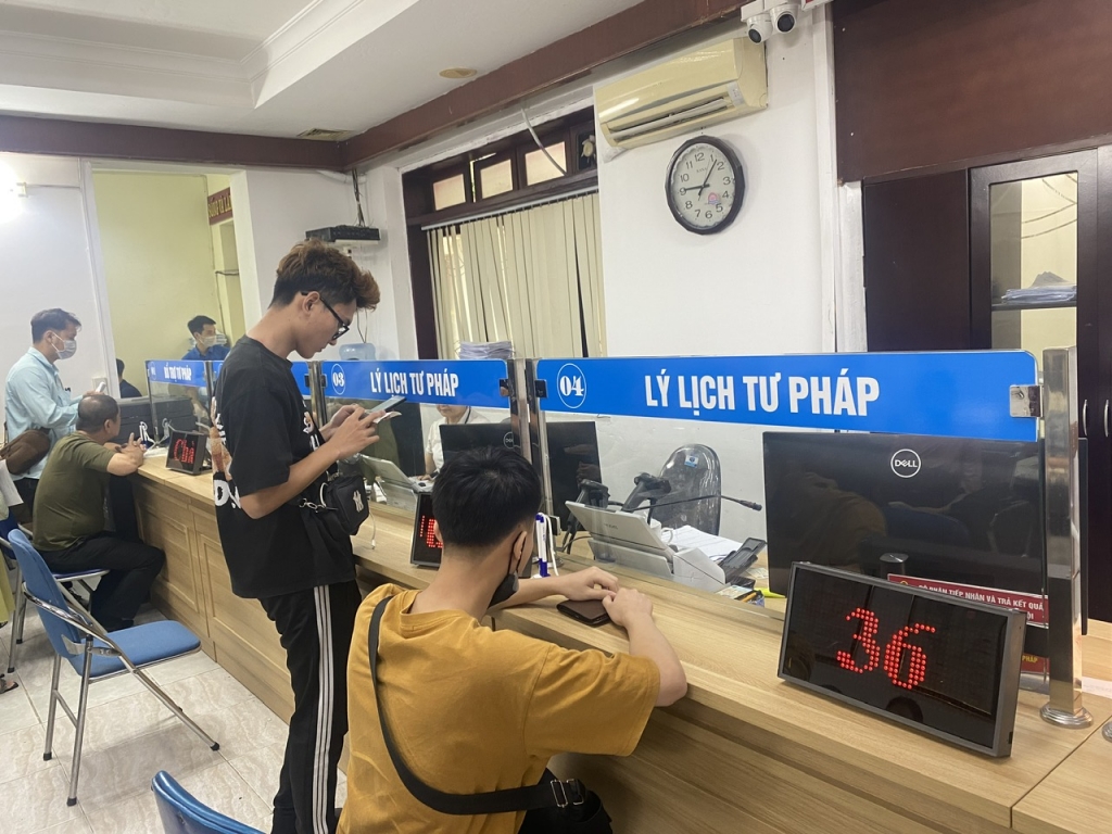 Hà Nội hỗ trợ 100% phí cấp Phiếu lý lịch tư pháp qua ứng dụng VNeID