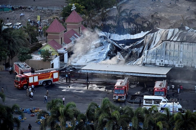 Hiện trường vụ cháy. Ảnh: Reuters