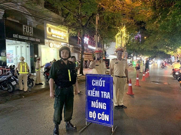 Chốt kiểm tra nồng độ cồn tại đường Hoàng Minh Thảo, quận Lê Chân. Ảnh: Công an TP Hải Phòng