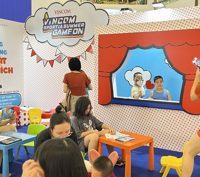 Không gian vui chơi giải trí tại các TTTM Vincom thu hút các gia đình có trẻ nhỏ
