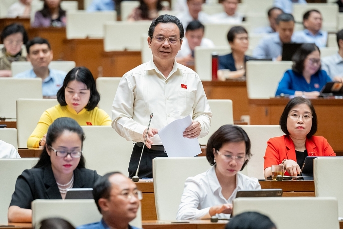 Đại biểu Hoàng Văn Cường – Đoàn đại biểu Quốc hội TP Hà Nội phát biểu tại Kỳ họp thứ 7 Quốc hội khoá XV chiều 28/5 Ảnh: Quốc hội