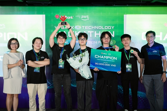 Nhà vô địch VPBank Technology Hackathon 2024 – Nhóm 100 - Brotherhood of Deadline