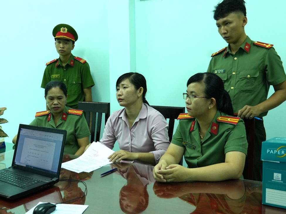 Bắt hai cán bộ Văn phòng đăng ký đất đai tỉnh Hậu Giang