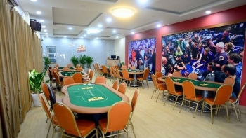 Nên tạm ngừng cấp giấy phép kinh doanh và công nhận câu lạc bộ Pocker