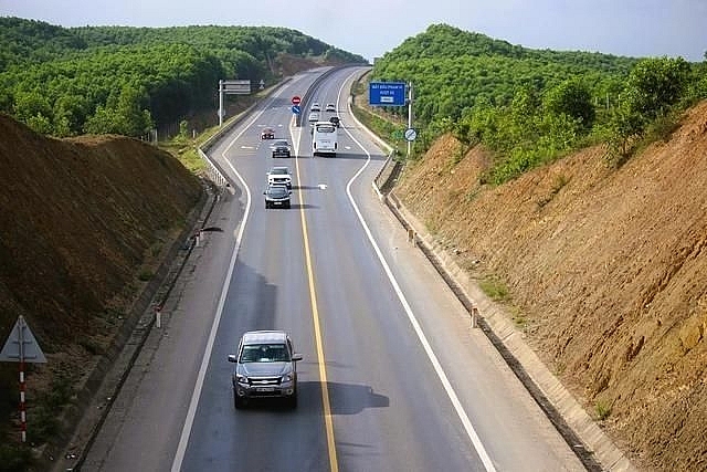 Đề xuất mở rộng cao tốc Cam Lộ - La Sơn lên 4 làn xe