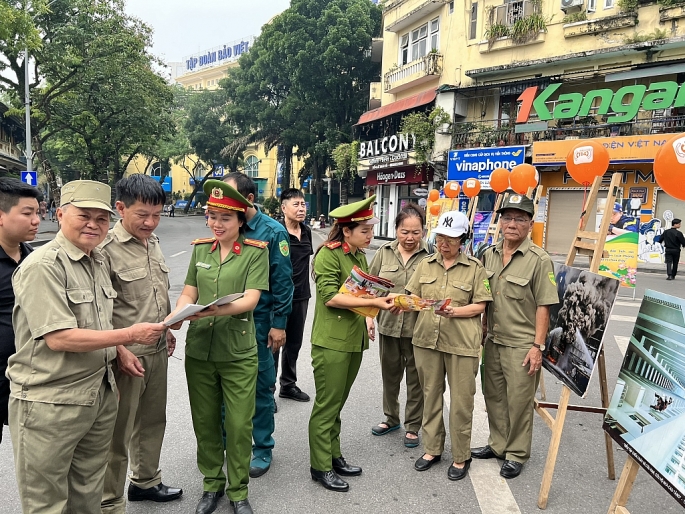 Tuyên truyền, trải nghiệm, thực hành chữa cháy và cứu nạn cứu hộ