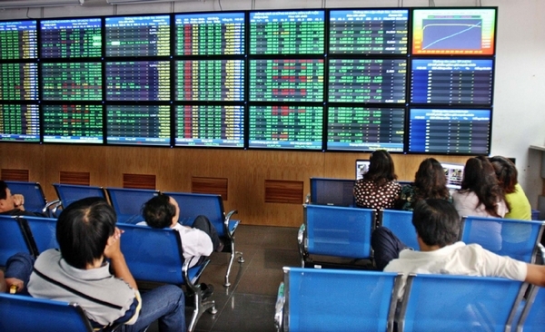Thị trường chứng khoán 17/6: phe bán giành chiến thắng, VN-Index giảm hơn 5 điểm
