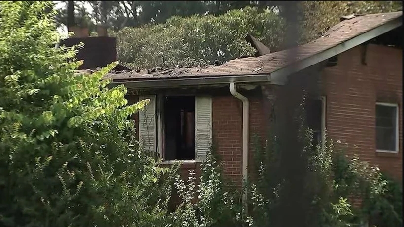 Cháy nhà lúc buổi sáng khiến 6 người tử vong