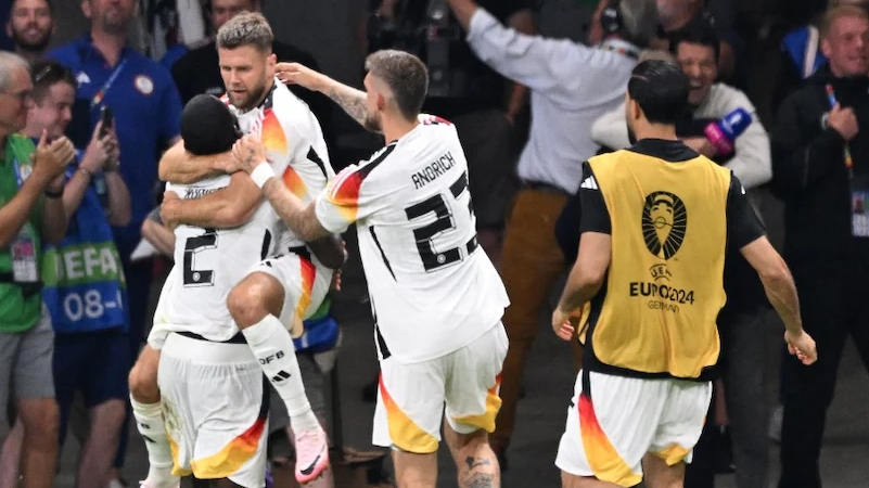 Đức và Thụy Sĩ chia điểm để đưa nhau vào vòng knock-out