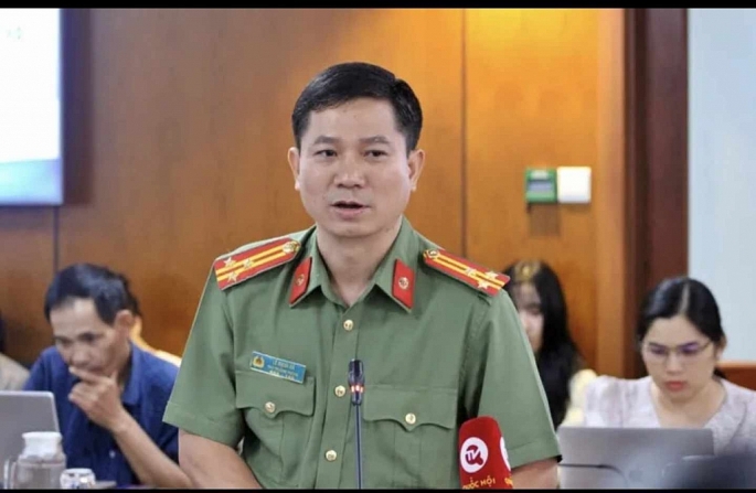 Thượng tá Lê Mạnh Hà - Phó Trưởng phòng Tham mưu Công an Thành phố Hồ Chí Minh phát biểu tại họp báo. Ảnh NN