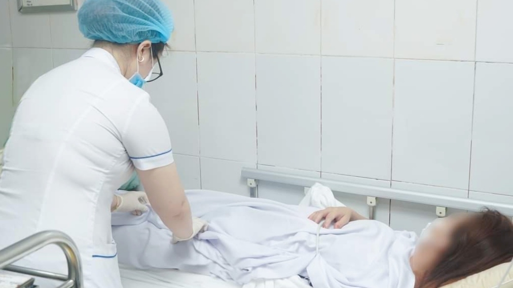 Người phụ nữ suýt tử vong vì sốc phản vệ do truyền trắng da tại spa