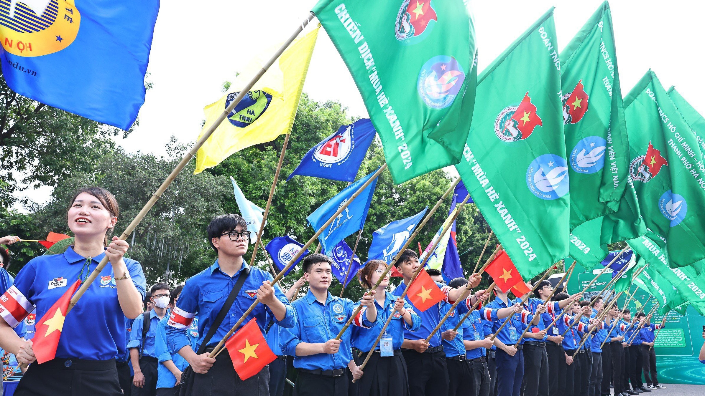 Gần 2 nghìn thanh niên Thủ đô xuất quân tham gia chiến dịch mùa hè xanh