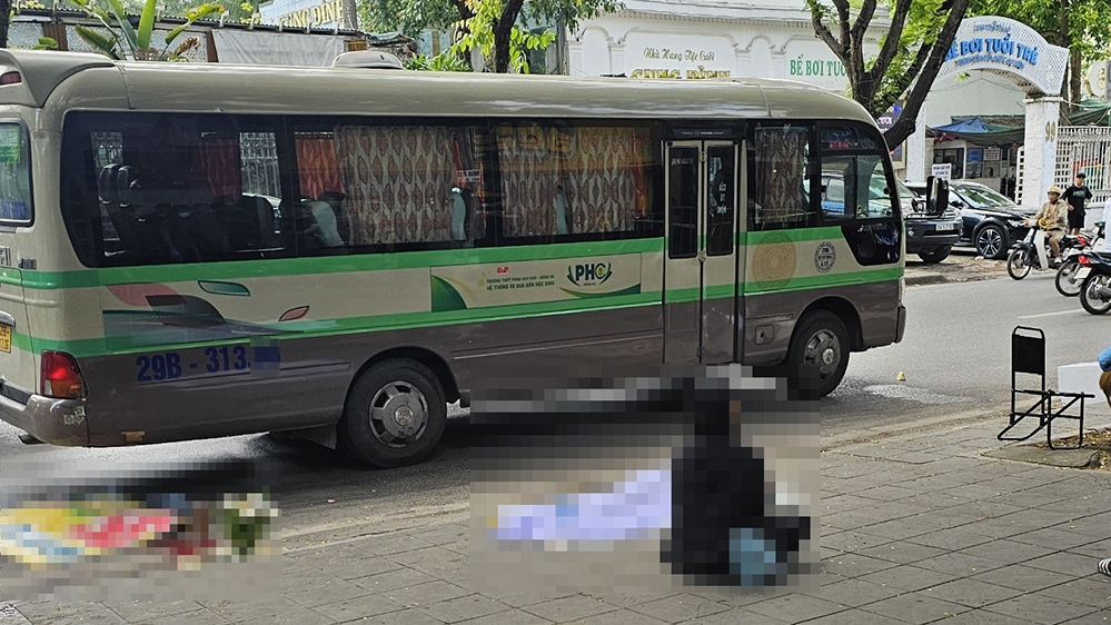 Một cháu bé gặp tai nạn tử vong thương tâm trên đường phố Hà Nội
