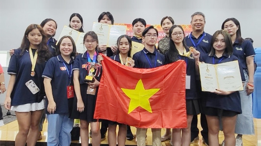 Học sinh Hà Nội lập hat-trick huy chương Vàng tại Triển lãm thiết kế, ý tưởng và phát minh Nhật Bản