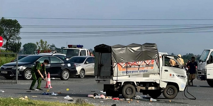 Vĩnh Phúc: 18 người trọng thương trong vụ tai nạn giao thông giữa xe tải và xe khách