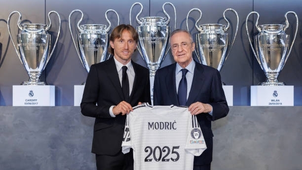 Luka Modric tiếp tục gắn bó với Real Madrid thêm 1 năm