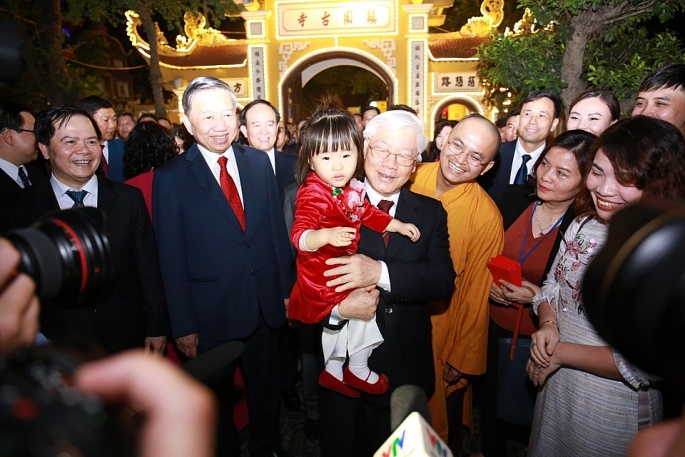 Tổng Bí thư Nguyễn Phú Trọng chúc Tết Nhân dân Thủ đô Hà Nội tại chùa Trấn Quốc, ngày 4/2/2019. Ảnh: Phạm Hùng