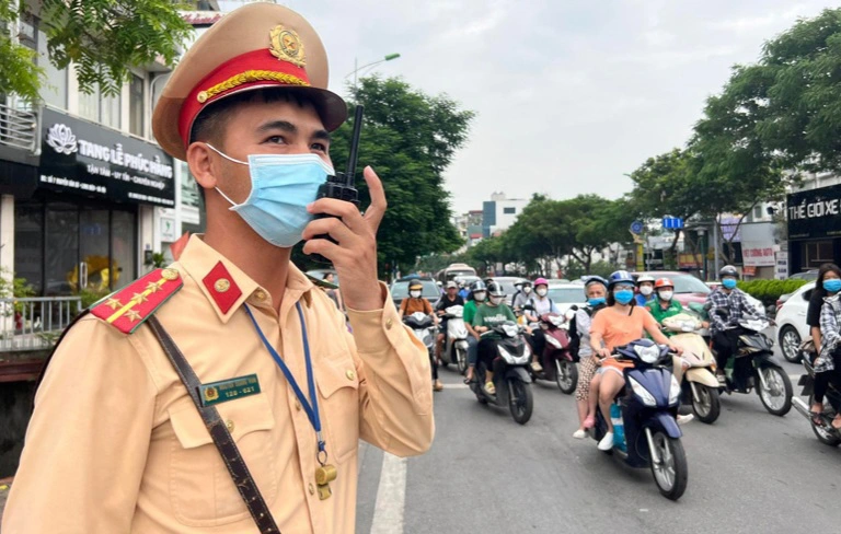 Công an Hà Nội xử lý 1.350 trường hợp vi phạm giao thông qua tin báo Zalo