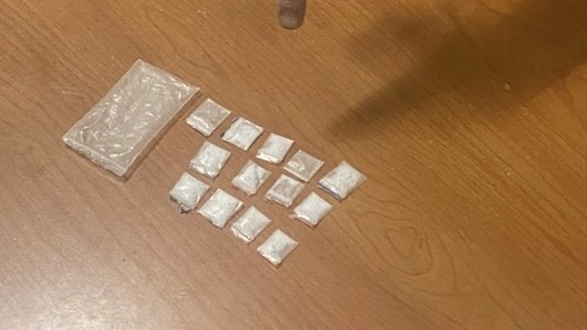 Nam thanh niên tái mặt, tự nguyện giao nộp 13 gói ma túy khi bị tổ công tác đặc biệt “tuýt còi”