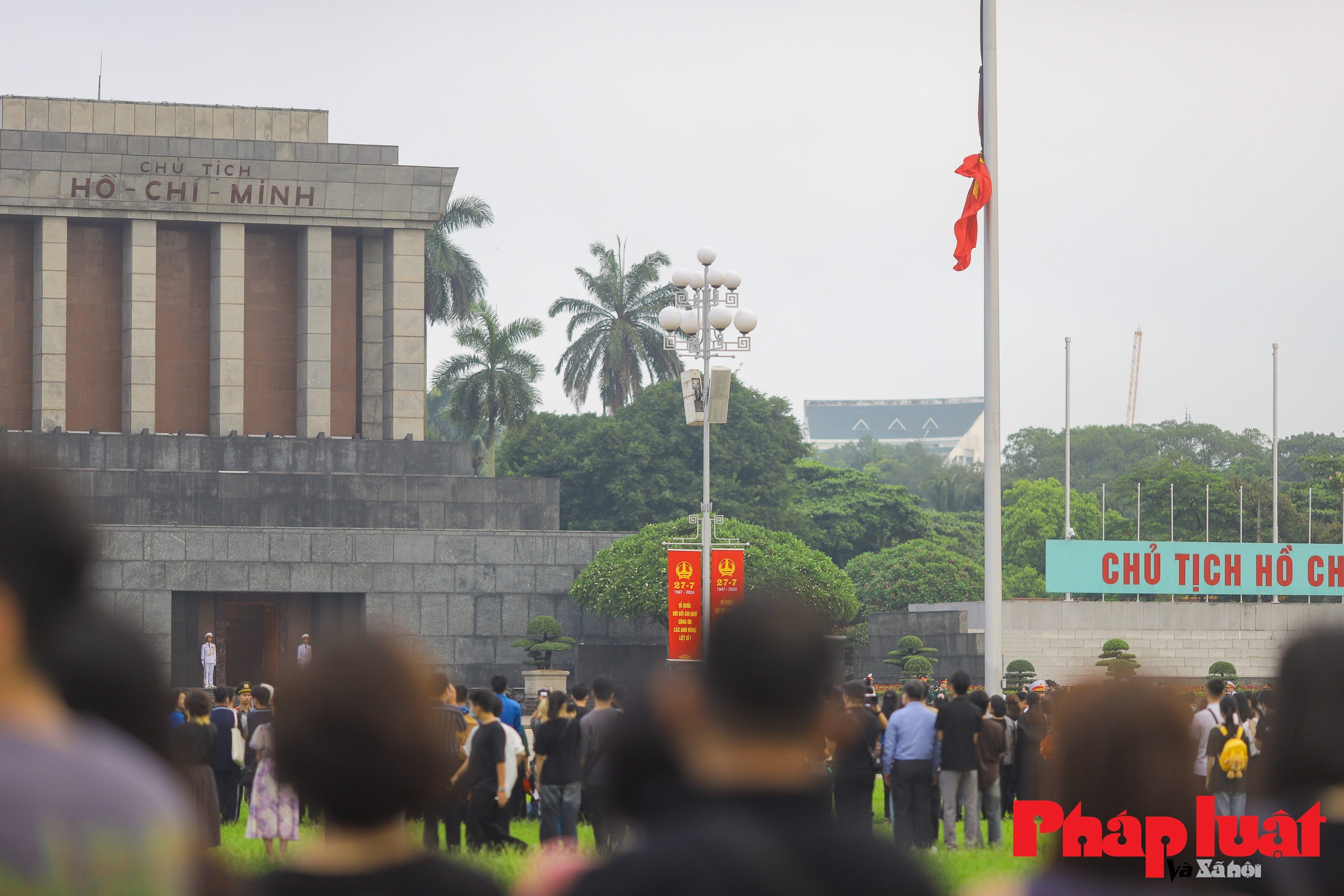 Trang nghiêm, xúc động Lễ thượng cờ rủ Quốc tang Tổng Bí thư Nguyễn Phú Trọng
