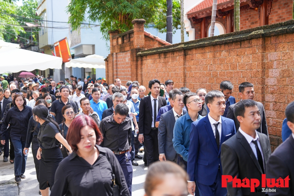 Tại làng Lại Đà, Hà Nội: Hàng chục nghìn người trên mọi nẻo đường đất nước viếng Tổng Bí thư Nguyễn Phú Trọng