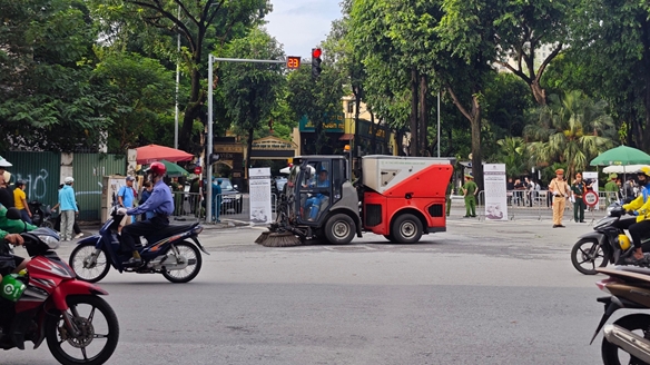 Đảm bảo vệ sinh môi trường, cảnh quan đường phố phục vụ Lễ Quốc tang Tổng Bí thư Nguyễn Phú Trọng