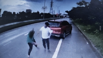 Vĩnh Phúc: tài xế điều khiển ô tô đánh võng, gây gổ trên cao tốc Nội Bài – Lào Cai