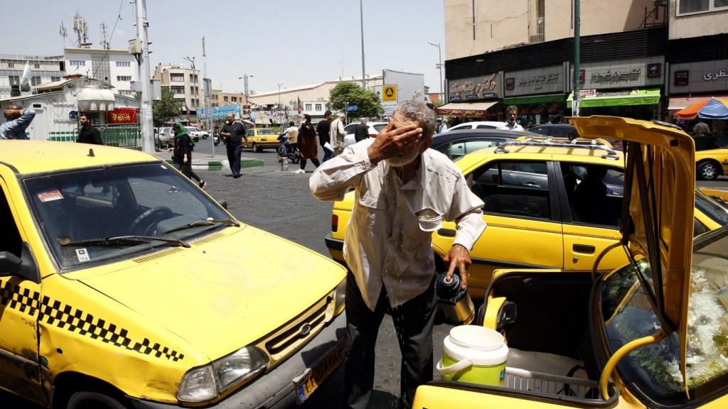 Nắng nóng kỷ lục khiến Iran phải đóng cửa toàn quốc