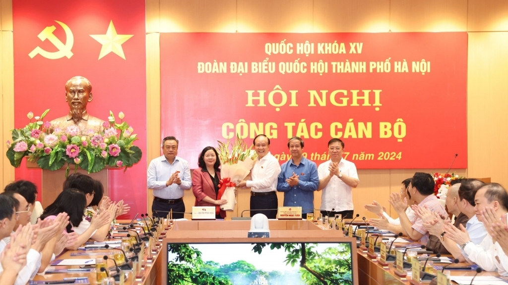 Đồng chí Bùi Thị Minh Hoài làm Trưởng đoàn đại biểu Quốc hội thành phố Hà Nội