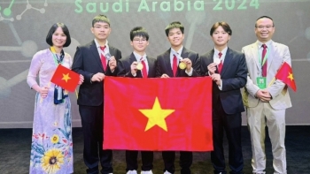 Học sinh Hà Nội đoạt huy chương Vàng Olympic hóa học, góp phần đưa Việt Nam đứng top 2