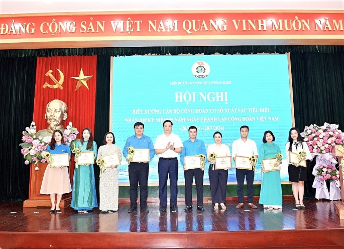 Quận Hoàn Kiếm: 95 Chủ tịch Công đoàn cơ sở xuất sắc được biểu dương, khen thưởng