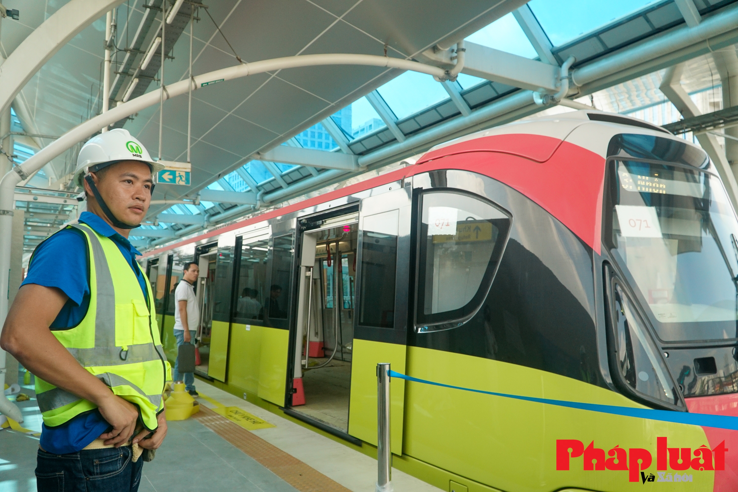 Thực tế trải nghiệm tàu Metro Nhổn - Ga Hà Nội