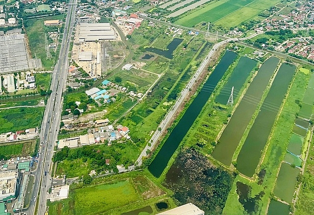 Trong tháng 8 này các huyện ngoại thành như Quốc Oai, Thanh Oai, Hoài Đức... đều có kế hoạch đấu giá hàng loạt quyền sử dụng đất.