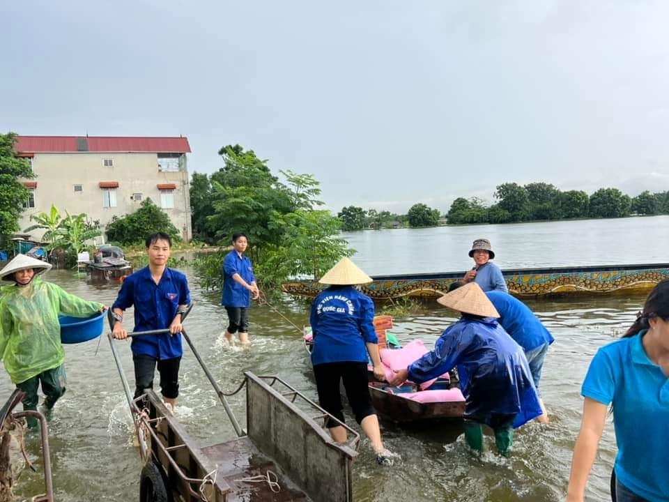 Kỳ 3: Bà con gặp khó, có tuổi trẻ Thủ đô