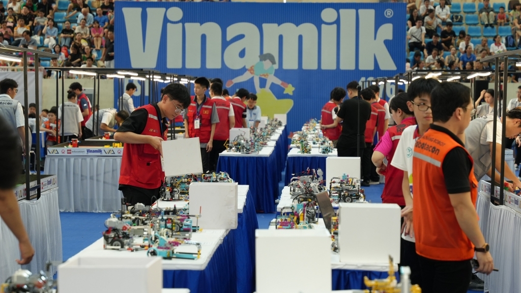 Vinamilk đồng hành cùng hơn 1.500 tài năng trẻ trong cuộc thi ROBOTACON WRO năm 2024