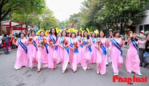 Áo dài: Đại sứ du lịch của Hà Nội