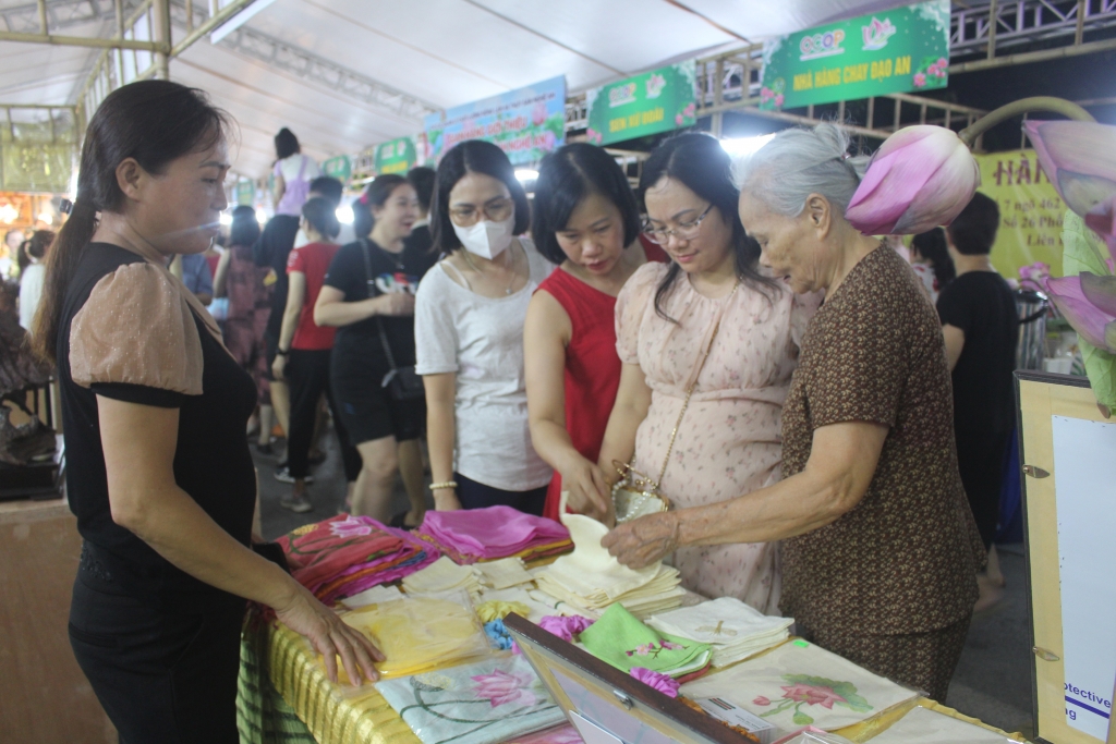 Hà Nội vinh danh “Điểm đến du lịch thành phố hàng đầu châu Á” năm 2024