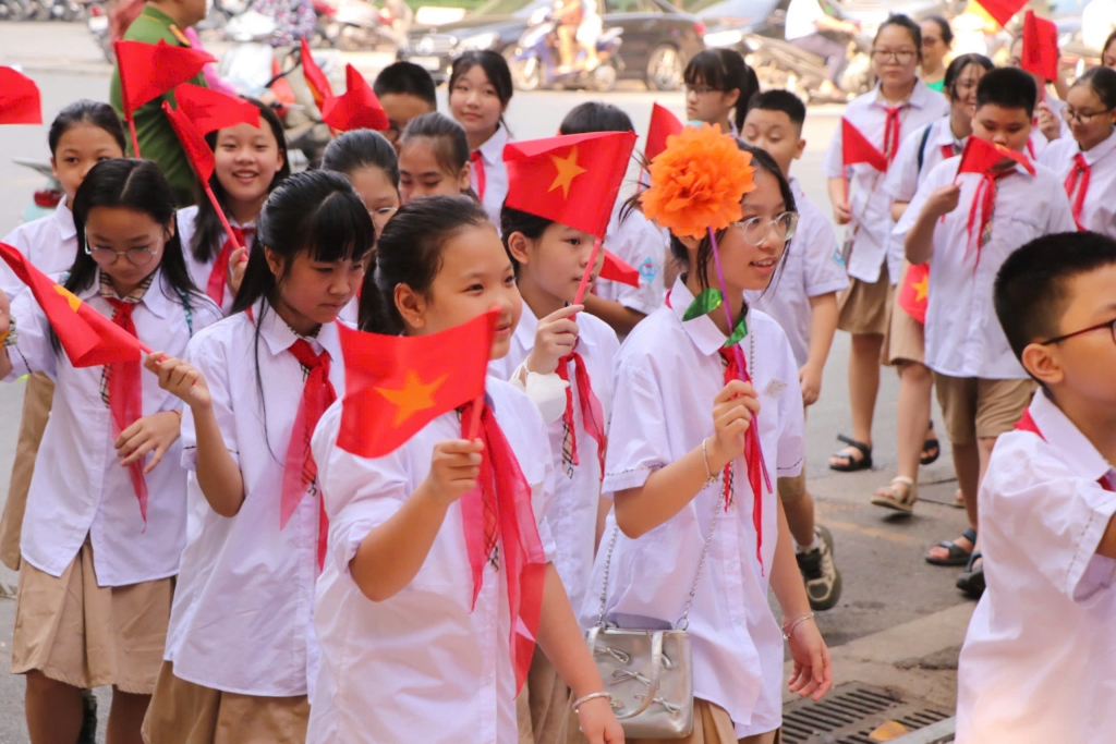 Gần 2,3 triệu học sinh Hà Nội dự lễ khai giảng năm học mới