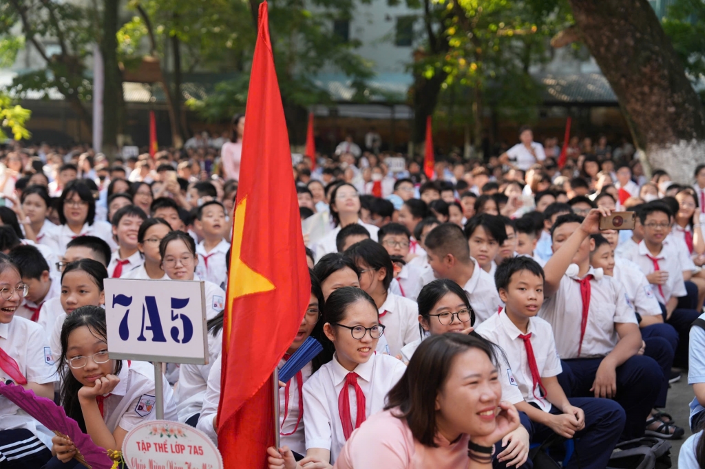 Học sinh Hà Nội tưng bừng bước vào năm học mới