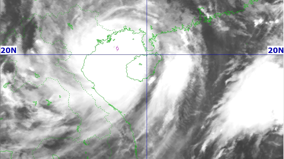 Cập nhật bão số 3: chưa suy giảm, giật cấp 17, cách Quảng Ninh-Hải Phòng 132km