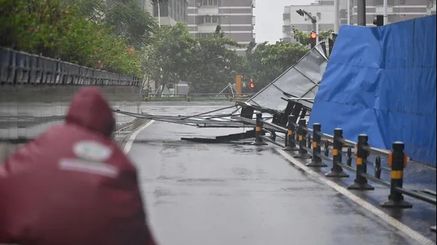 Siêu bão Yagi gây tê liệt miền Nam Trung Quốc