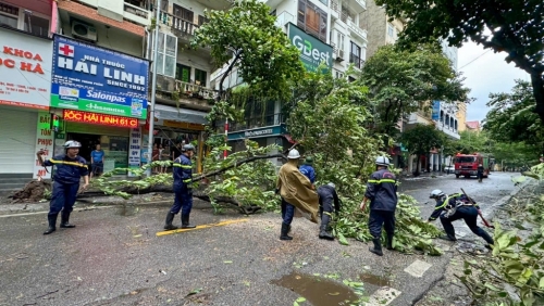 Bí thư Thành ủy Hà Nội chỉ đạo quyết liệt đảm bảo an toàn cho người dân