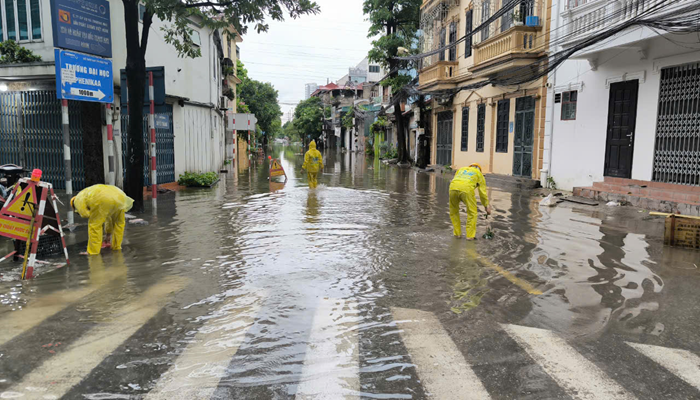 Xí nghiệp 8 ứng trực đường Quyết Thắng, phường Yên Nghĩa, quận Hà Đông