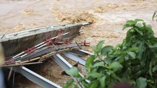 Nguyên nhân ban đầu làm sập cầu Phong Châu