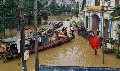 Vĩnh Phúc: nước lũ dâng cao khiến 1 người tử vong và 1 người mất tích do lật thuyền