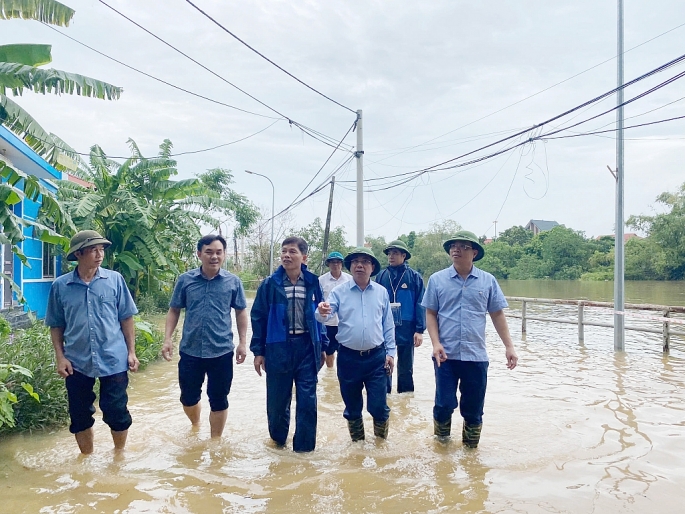 Nước sông Tích dâng cao, gần 1000 người ở huyện Thạch Thất bị ảnh hưởng