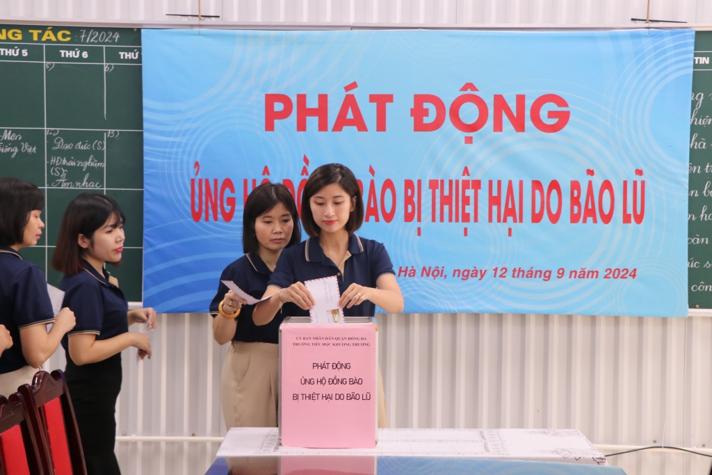 Hà Nội: Cô trò trường Tiểu học Khương Thượng chung tay góp sức ủng hộ đồng bào chịu ảnh hưởng của bão lụt