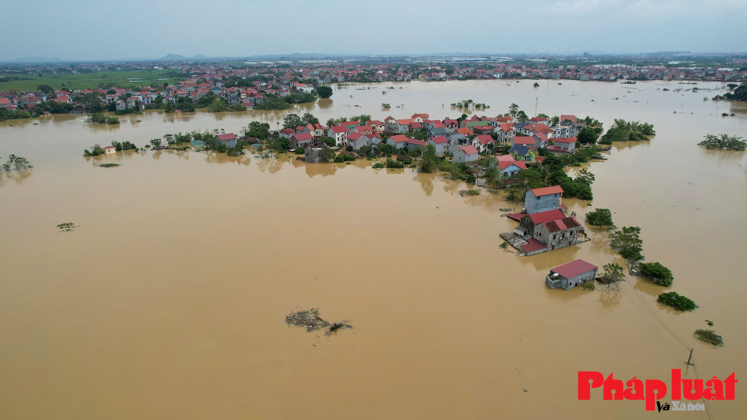 Huyện Sóc Sơn: 185 hộ dân vẫn bị ngập nước